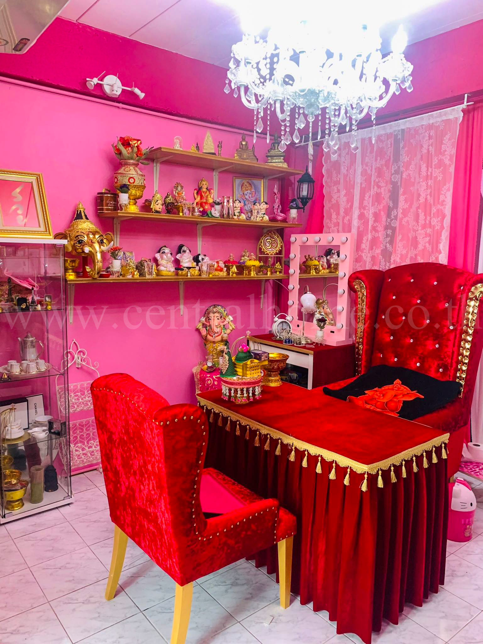ทาวน์เฮ้าส์ นภาศิริ ซอยบุญศิริ รีโนเวทใหม่ พร้อมอยู่