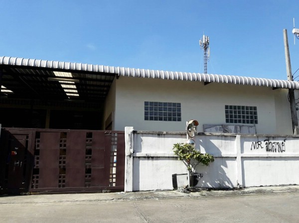 ให้เช่าโกดังพร้อมออฟฟิศ ขนาด 480 ตรม. ทำเลดีอยู่ซอยพัฒนาการ 38 สวนหลวง รถตู้คอนเทนเนอร์เข้าออกได้