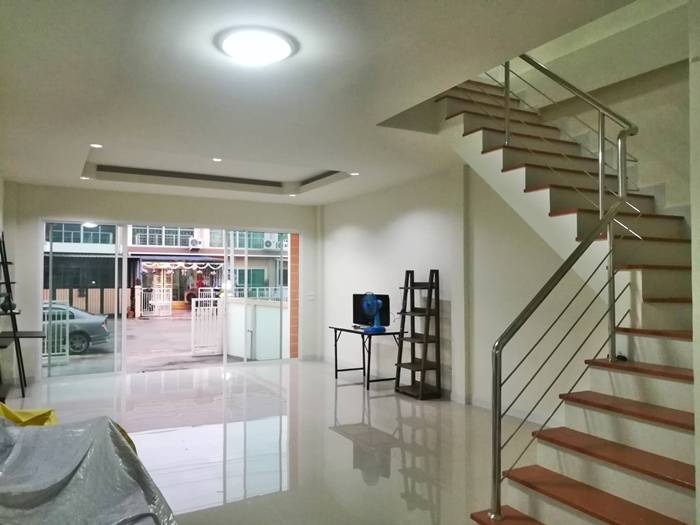 ขายบ้านทาวน์โฮม ​2 ชั้น​  ห้องหัวมุม​ บ้านสวยทำเลดี กรุงเทพ