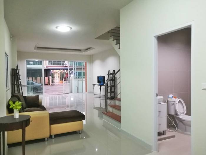 ขายบ้านทาวน์โฮม ​2 ชั้น​  ห้องหัวมุม​ บ้านสวยทำเลดี กรุงเทพ