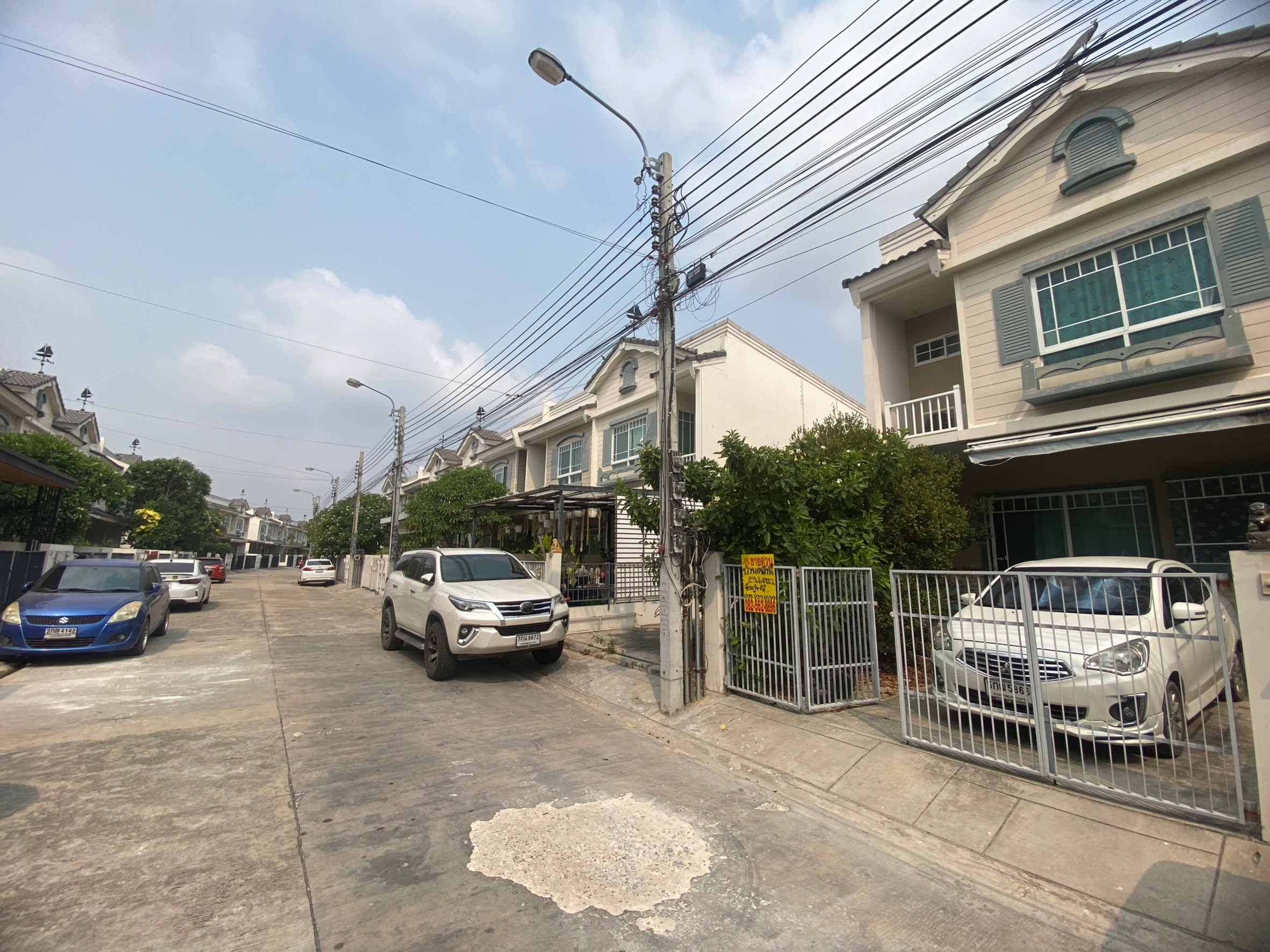 ขายทาวน์เฮาส์2ชั้นหลังมุม หมู่บ้านวิลเลจจิโอ ตำบลบางบ่อ อำเภอบางบ่อ จังหวัดสมุทรปราการ 