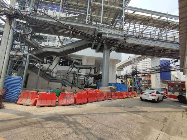 ขายที่ดินเปล่า เนื้อที่ 410 ตรว    ถนนลาดพร้าว เข้าในซอยลาดพร้าว แค่ 200 เมตร ใกล้สถานี รถไฟฟ้าสถานี ภาวนา  200 เมตร