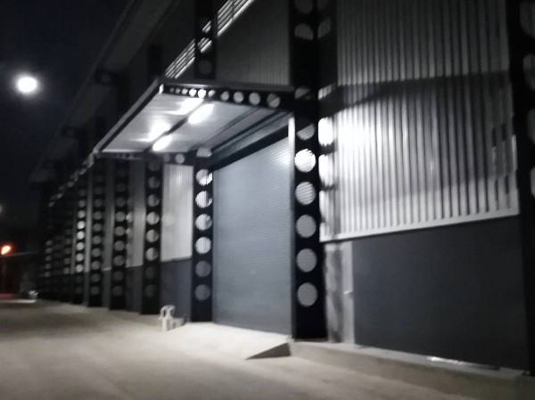 ให้เช่าโกดัง คลังสินค้า โรงงานพร้อมออฟฟิศ ขนาด 1,000 ตารางเมตร ทำเลดีมากติดถนนหทัยราษฏร์ บางชัน คลองสามวา