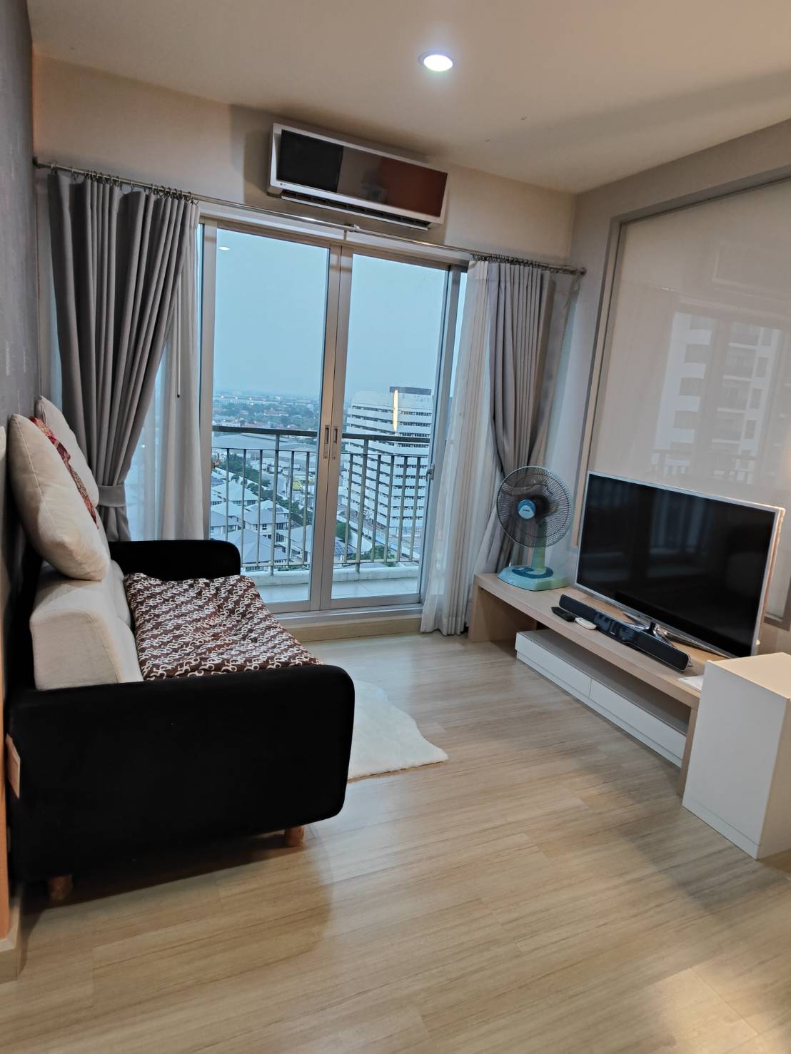 ขายคอนโดเดอะ พาร์คแลนด์ ศรีนครินทร์ เลคไซด์ (พร้อมอยู่) บางพลี สมุทรปราการ