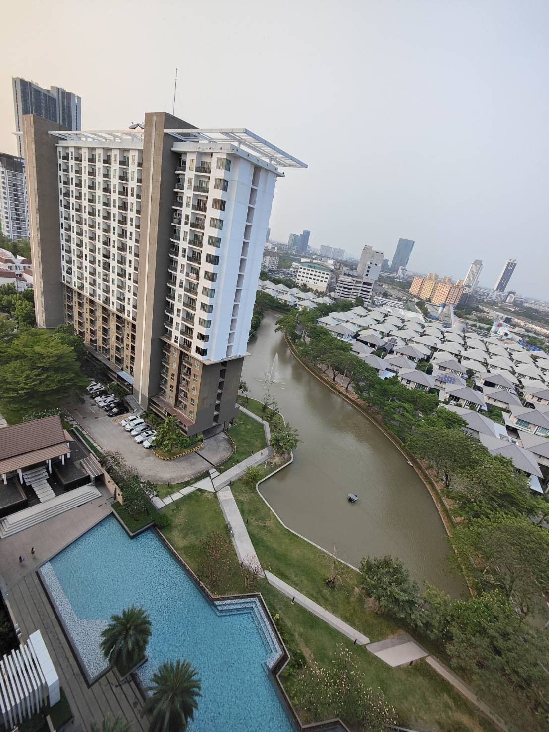 ขายคอนโดเดอะ พาร์คแลนด์ ศรีนครินทร์ เลคไซด์ (พร้อมอยู่) บางพลี สมุทรปราการ