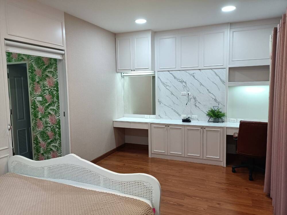 ขายบ้านเดี่ยว หมู่บ้านเบญญาภาปลวกแดง เฟอร์นิเจอร์ครบ พร้อมเข้าอยู่ สุดยอดทำเล  ในปลวกแดง