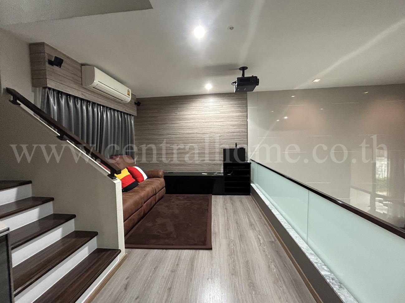 ทาวน์โฮม บ้านกลางเมือง วิภาวดี ตกแต่งสไตล์ Modern Luxury