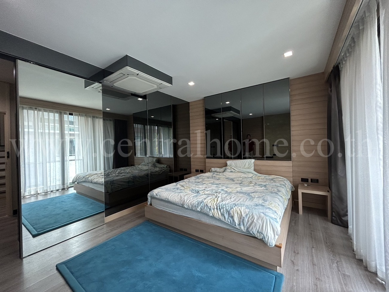 ทาวน์โฮม บ้านกลางเมือง วิภาวดี ตกแต่งสไตล์ Modern Luxury
