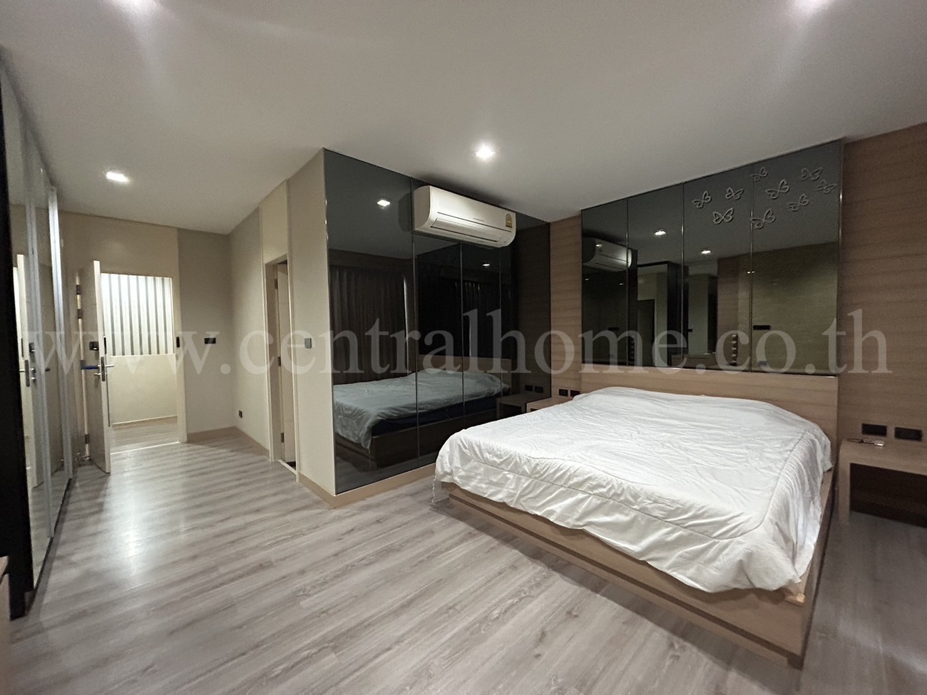 ทาวน์โฮม บ้านกลางเมือง วิภาวดี ตกแต่งสไตล์ Modern Luxury