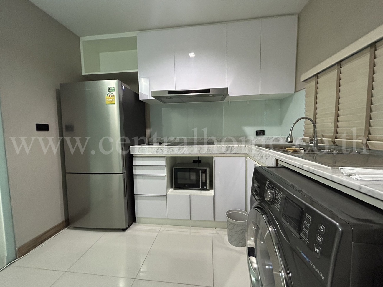ทาวน์โฮม บ้านกลางเมือง วิภาวดี ตกแต่งสไตล์ Modern Luxury