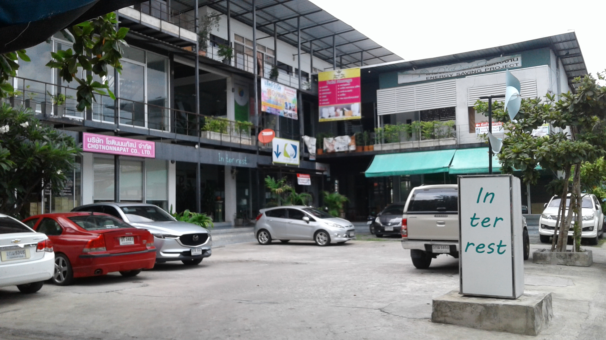 ห้องว่างให้เช่า ชั้น2 ทำร้านนวดสปา/สำนักงาน หรืออื่นๆ เกษตรนวมินทร์