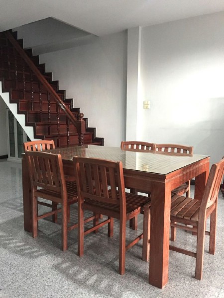 ให้เช่าบ้าน อยู่ซอยลาดพร้าว 93 ซอยประชากรไทย บ้าน 3 ชั้น พื้นที่ 41 ตรว.ใกล้โรงพยาบาลลาดพร้าว โรงพยาบาลเวชธานี ไฟฟ้าสายสีเหลืองในอนาคต ทางด่วน เอกมัย-รามอินทรา