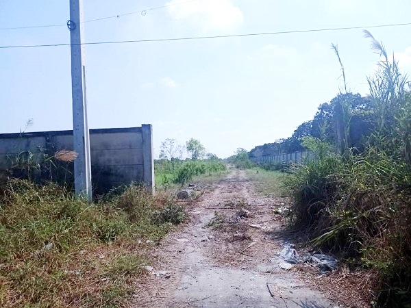 ขายที่ดินเปล่า 38 ไร่ 1 งาน 51 ถ.บางบัวทอง-สุพรรณบุรี 340  เหมาะกับการสร้างบ้านจัดสรร โกดัง โรงงาน หน้ากว้าง 70 เมตร ลึก 900 กว่าเมตร ที่ถมแล้วล้อมรั่วคอนกรีต น้ำไม่ท่วม เหมาะกับการสร้างบ้านจัดสรร โกดัง โรงงาน 