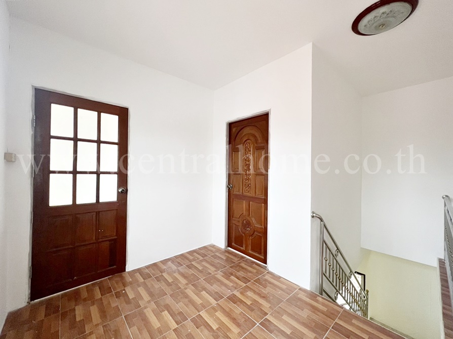 บ้านแฝด หมู่บ้าน มหามงคล บางแวก - พุทธมณฑล สาย 2 รีโนเวทแล้ว