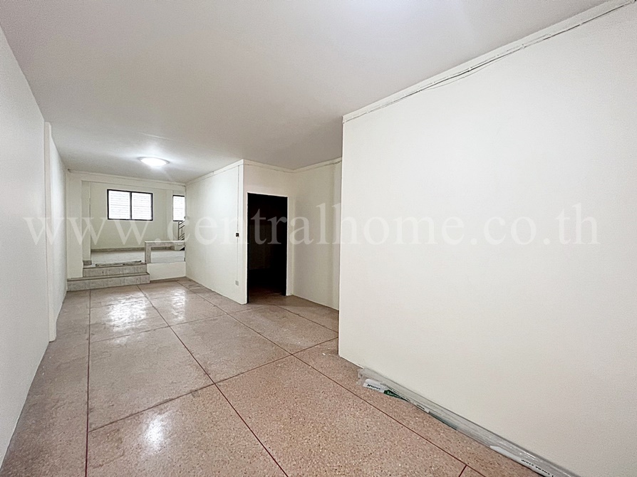 บ้านแฝด หมู่บ้าน มหามงคล บางแวก - พุทธมณฑล สาย 2 รีโนเวทแล้ว