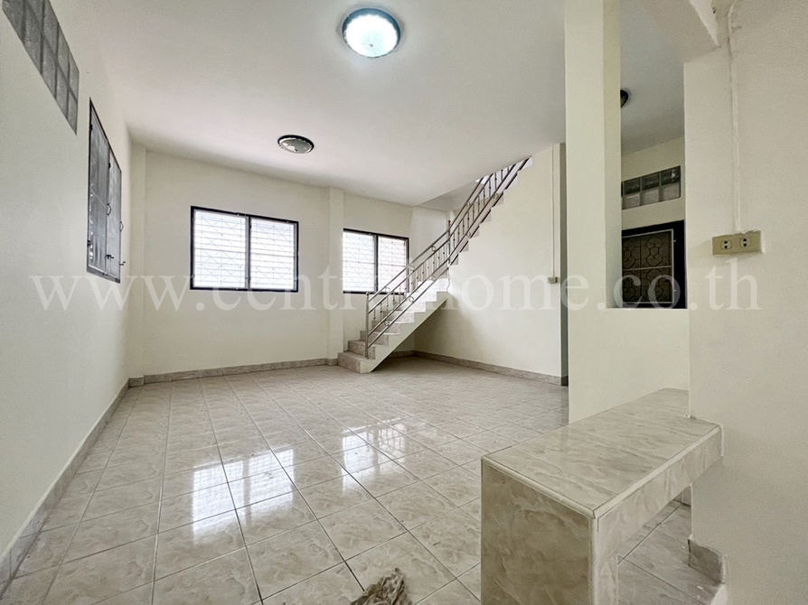 บ้านแฝด หมู่บ้าน มหามงคล บางแวก - พุทธมณฑล สาย 2 รีโนเวทแล้ว