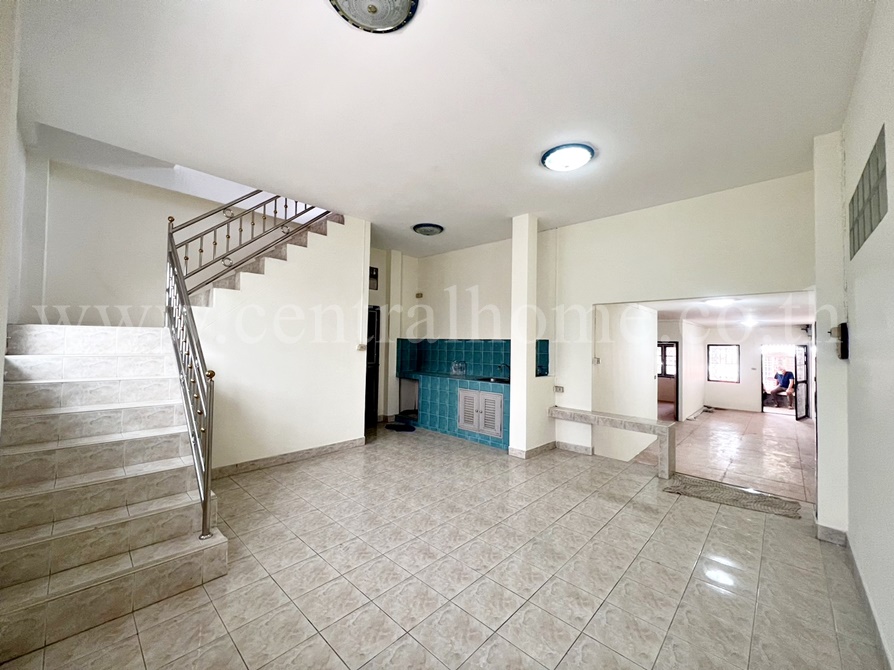 บ้านแฝด หมู่บ้าน มหามงคล บางแวก - พุทธมณฑล สาย 2 รีโนเวทแล้ว