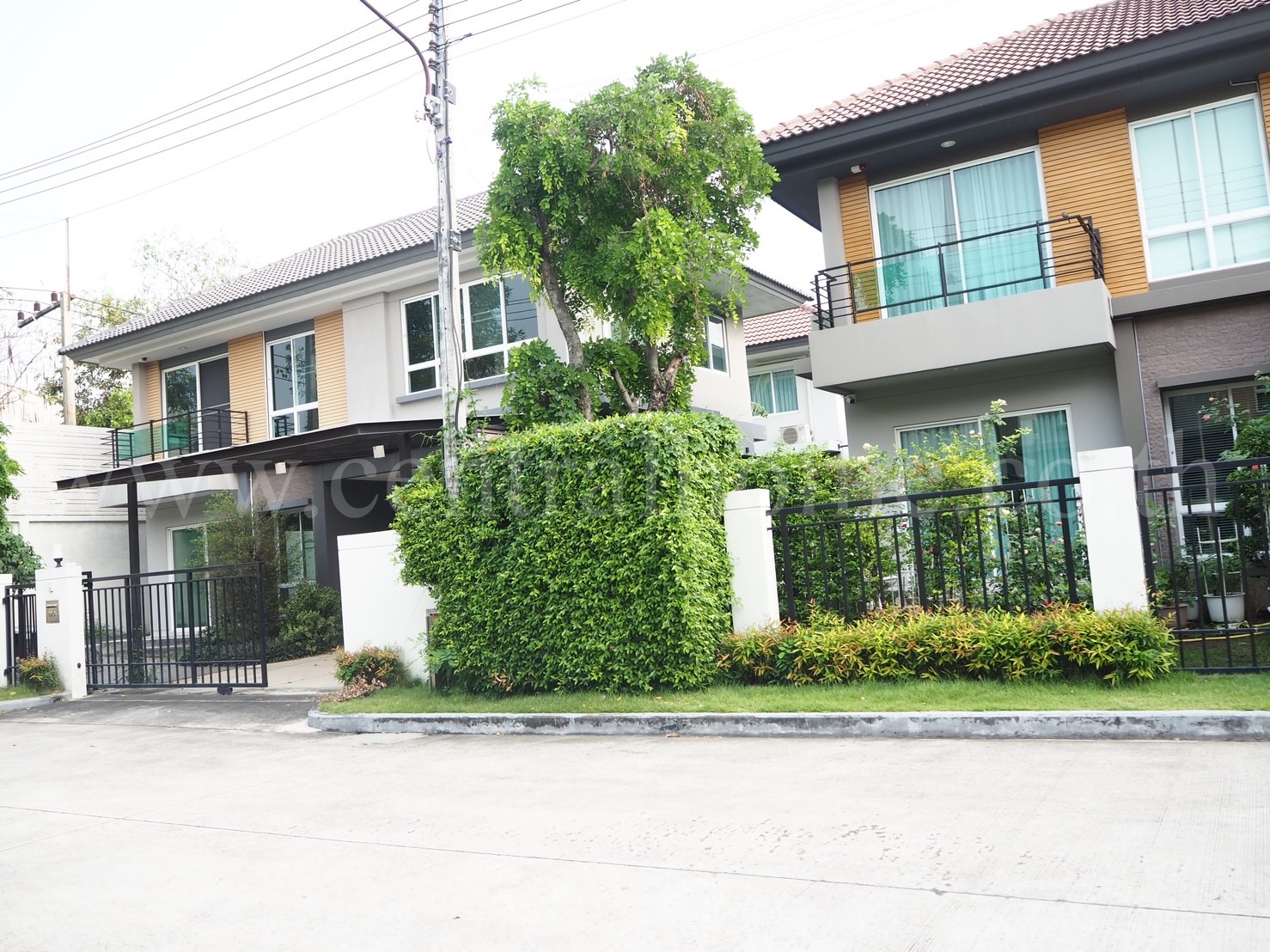 บ้านเดี่ยว บางกอก บูเลอวาร์ด ปิ่นเกล้า - เพชรเกษม หลังริม