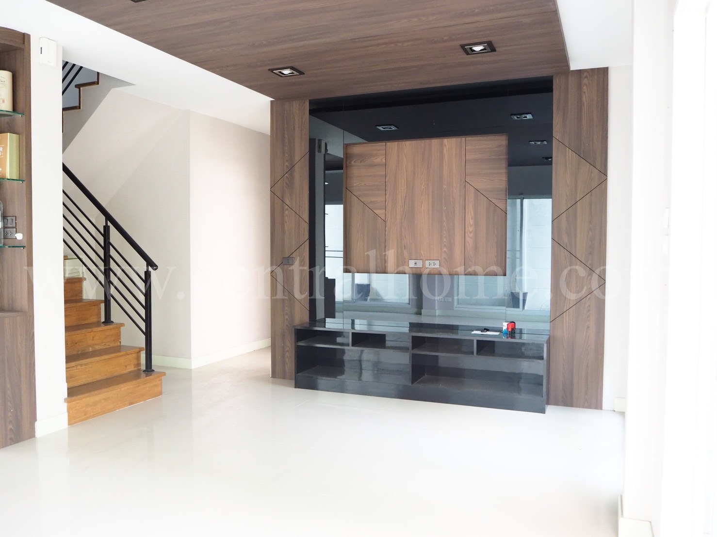 บ้านเดี่ยว บางกอก บูเลอวาร์ด ปิ่นเกล้า - เพชรเกษม หลังริม