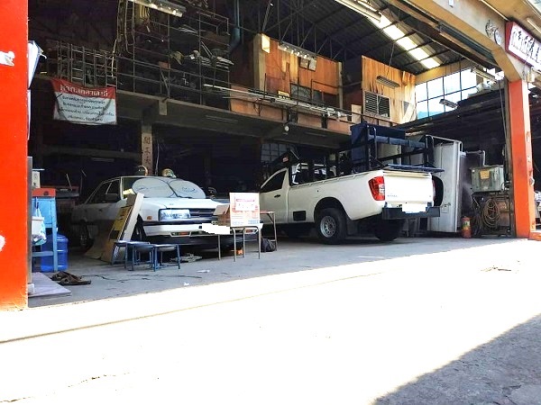 ให้เช่าโกดัง พร้อม Office  ย่านสาทร ถ.จันทน์ พระราม 3  เนื้อที่ 85ตรว. ใช้สอย 340 ตรมไฟสามเฟส 2 ห้องน้ำ   หน้ากว้าง 24ม  ลึก 16ม.  ระบบไฟ 3  เฟส