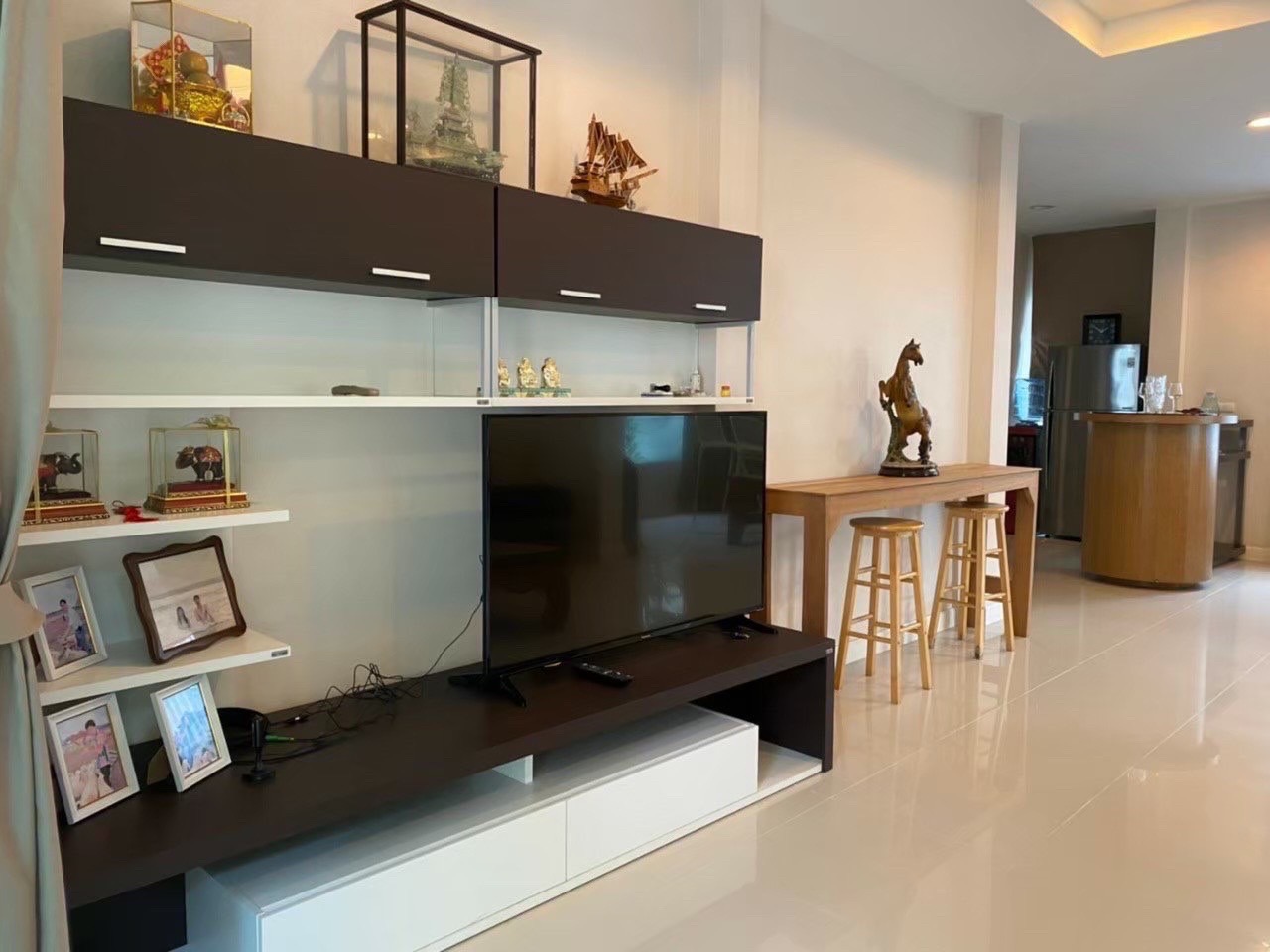 ให้เช่าบ้านเดี่ยว เซนโทร อ่อนนุช-วงแหวน ถ.ลาดกระบัง หน้าบ้านทิศเหนือ โทร 0835533636