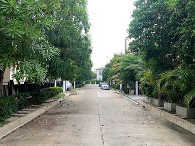 ให้เช่าบ้านเดี่ยว เซนโทร อ่อนนุช-วงแหวน ถ.ลาดกระบัง หน้าบ้านทิศเหนือ โทร 0835533636