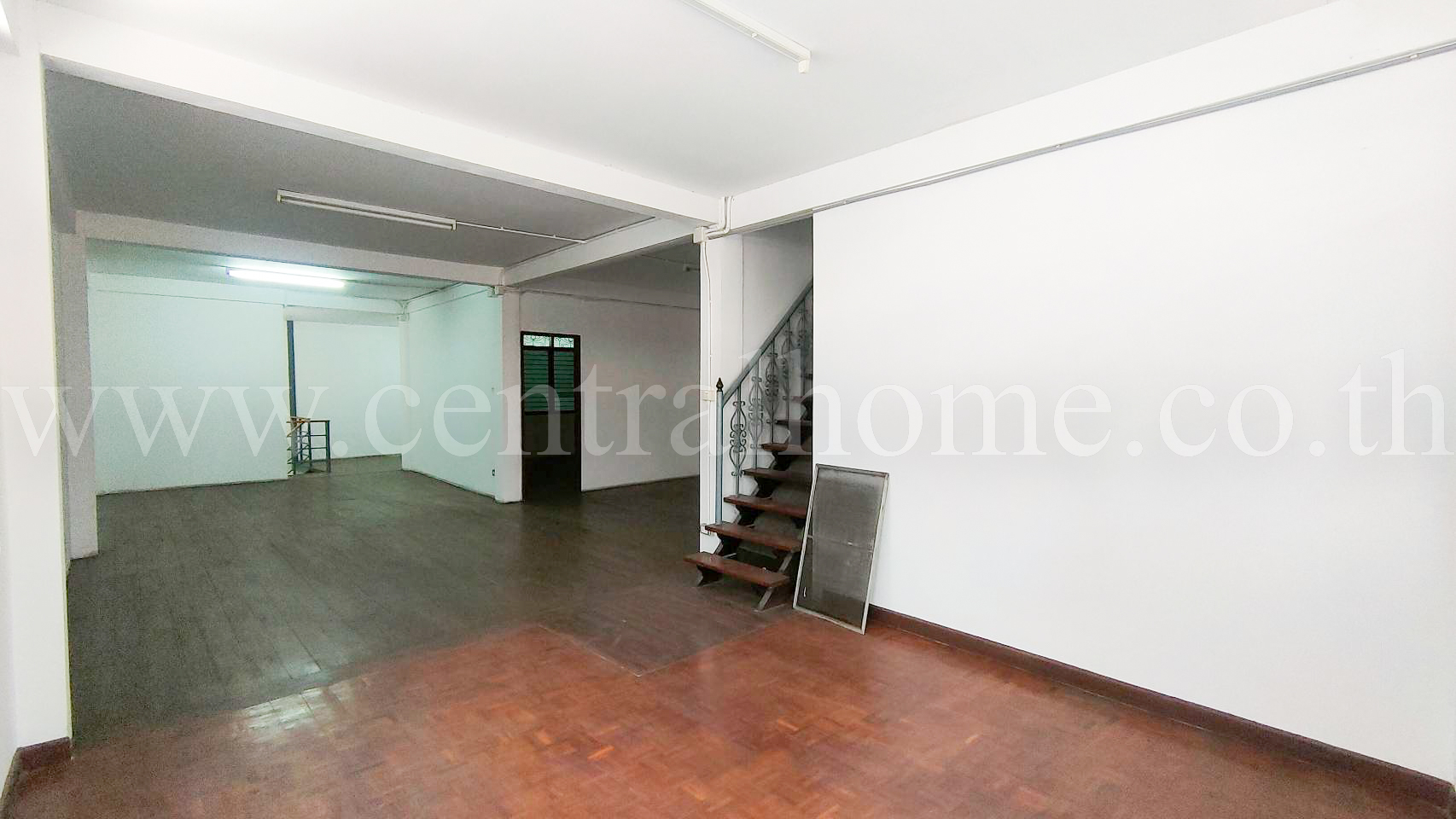 อาคารพานิชย์ รามอินทรา 48 ติดถนน ใกล้ MRT คู้บอน