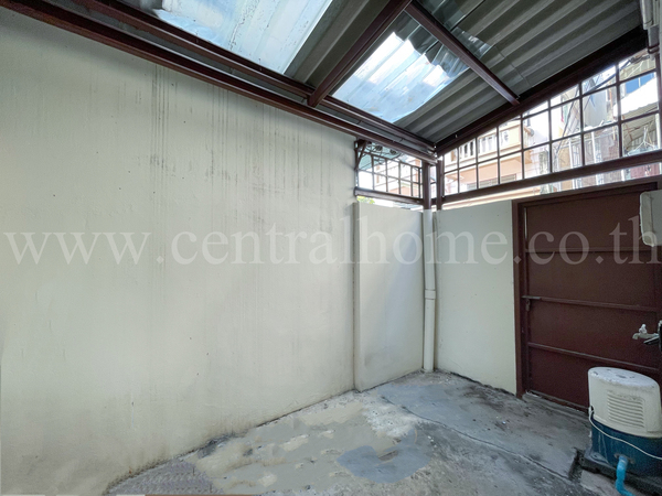 ตึกแถว ห้องริม 17 ตร.ว ถนนเรวดี ซอย 21 น นทบุรี