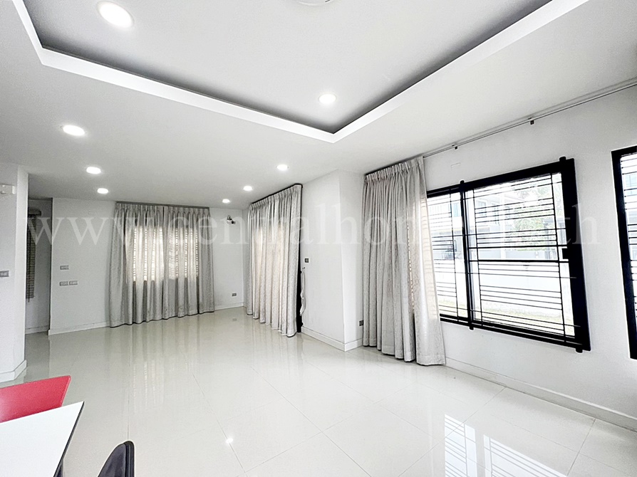 บ้านเดี่ยว หมู่บ้าน มณีรินทร์ ไพรเวซี่ ศรีราชา