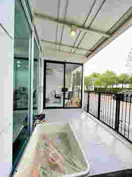 ขาย ทาวน์โฮม 2 ชั้น หมู่บ้าน โกลเด้นทาวน์ รามอินทรา-วงแหวน หลังมุม ติด Club house พื้นที่ 26.8 ตรว. 4 ห้องนอน 3 ห้องน้ำ ติดถนนเลียบวงแหวนกาญจนาฯ ใกล้ทางด่วน เดินทางสะดวกหลายช่องทาง  ราคาดีงาม ตกแต่งพร้อมอยู่