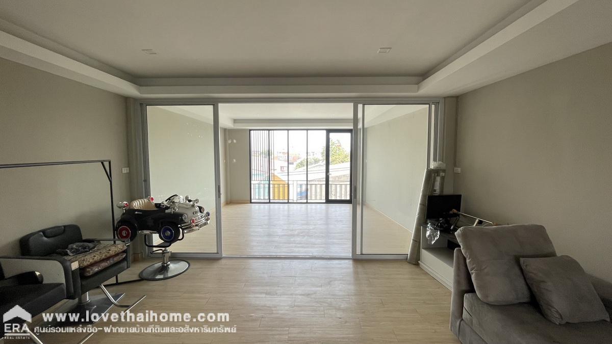 ขายตึกแถว ถนนรามอินทรา42/1 เข้าซอยเพียง 150 เมตร พื้นที่23ตรว. เดินทางสะดวก ตกแต่งสวย สภาพดี ราคาต่อรองได้ ใกล้ตลาดนัดเลียบทางด่วน