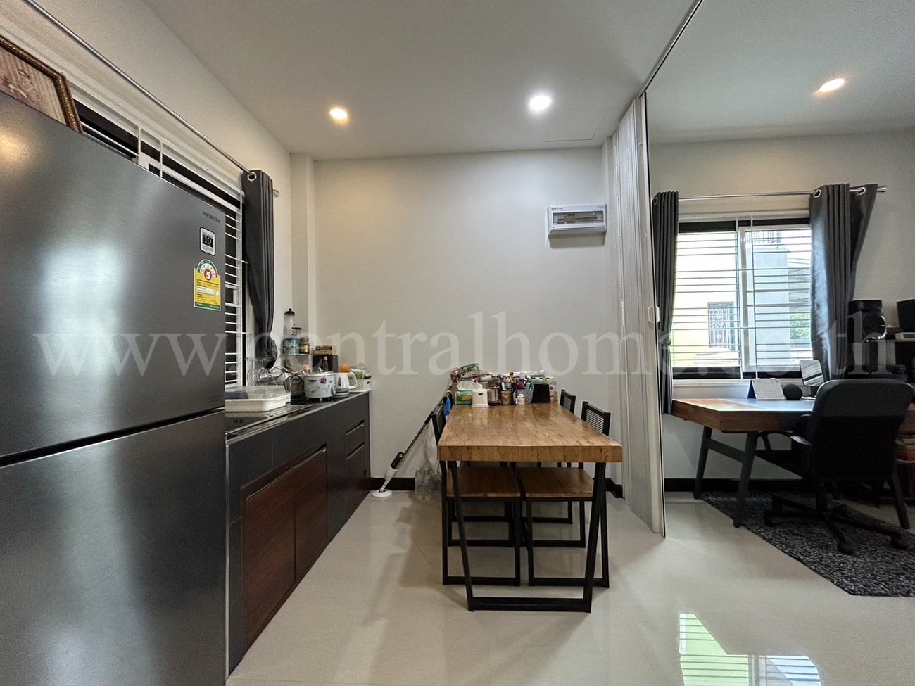 บ้านแฝด หมู่บ้าน ทรัพย์ธานี 5 คลอง 8 ปทุมธานี ถูกสุดในโครงการ