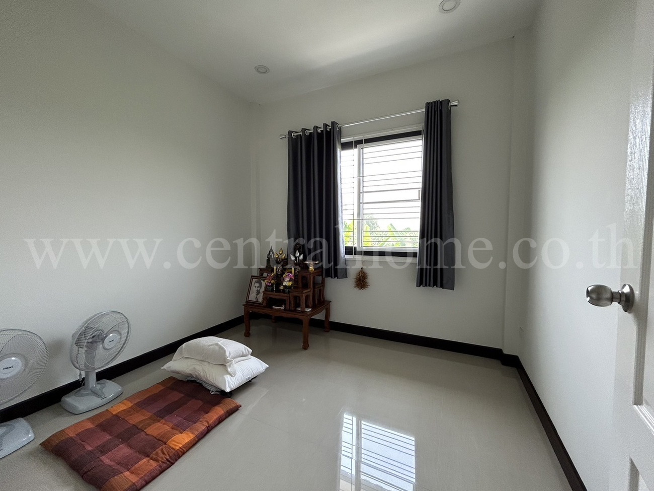 บ้านแฝด หมู่บ้าน ทรัพย์ธานี 5 คลอง 8 ปทุมธานี ถูกสุดในโครงการ