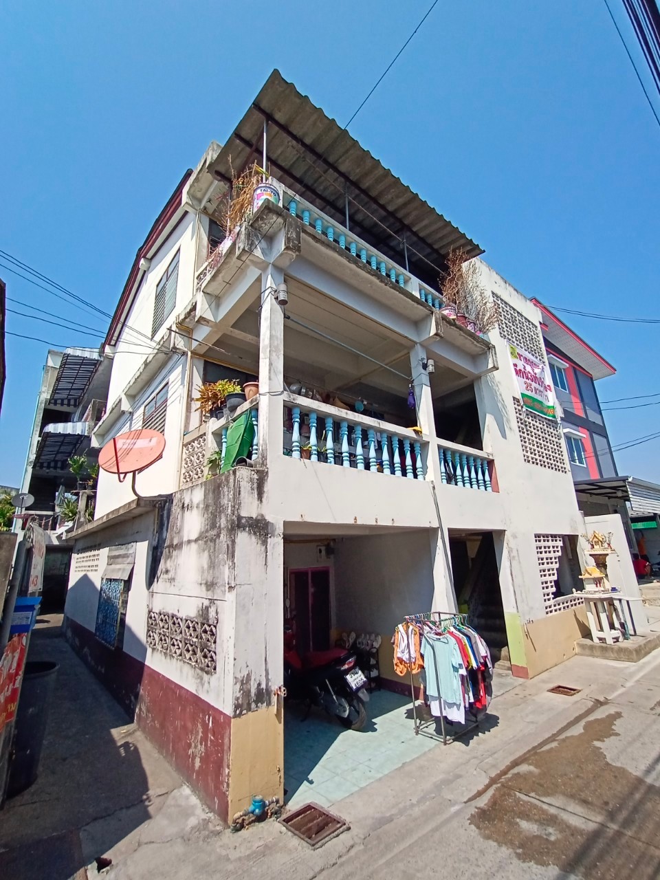 ขายอพาร์ทเม้น 3 ชั้น บางนา สรรพาวุธ สมุทรปราการ ซอยจ่าโสด แยก 9 แขวงบางนา เขตพระโขนง จังหวัดกรุงเทพมหานคร