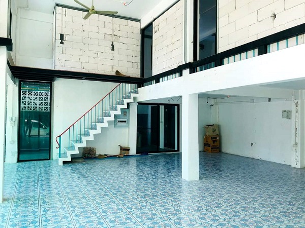 ขายด่วน อาคารพาณิชย์ 4ชั้นครึ่ง 37ตรว ย่านบางลำภู ล้อมรอบไปด้วย  โรงแรม ร้านอาหาร ย่านนักท่องเที่ยว หน้ากว้าง 9เมตร ลึก 12เมตร 