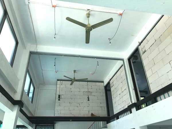 ขายด่วน อาคารพาณิชย์ 4ชั้นครึ่ง 37ตรว ย่านบางลำภู ล้อมรอบไปด้วย  โรงแรม ร้านอาหาร ย่านนักท่องเที่ยว หน้ากว้าง 9เมตร ลึก 12เมตร 