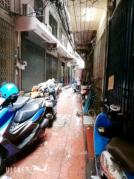  ขายอาคารพาณิชย์ 4ชั้น ไม่รวมดาดฟ้า สร้างเต็ม อยู่ใจกลางสำเพ็ง    หน้ากว้าง 4 เมตร ลึก 14เมตร ทำเลค้าขาย เหมาะทำออฟฟิศ  เนื้อที่14 ตรว ร้านค้า โกดัง ที่เก็บของ ราคาขายต่ำกว่าราคาประเมิน