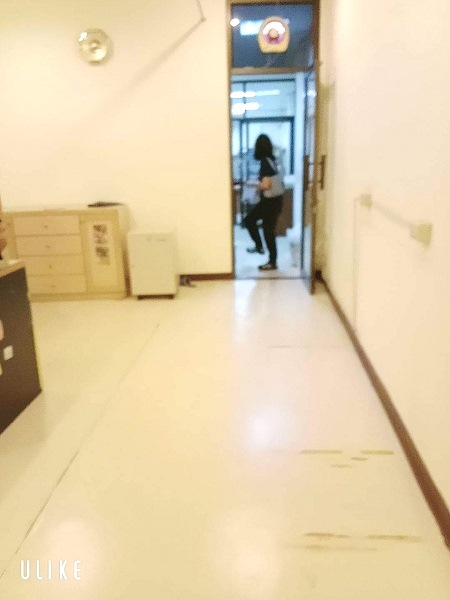  ขายอาคารพาณิชย์ 4ชั้น ไม่รวมดาดฟ้า สร้างเต็ม อยู่ใจกลางสำเพ็ง    หน้ากว้าง 4 เมตร ลึก 14เมตร ทำเลค้าขาย เหมาะทำออฟฟิศ  เนื้อที่14 ตรว ร้านค้า โกดัง ที่เก็บของ ราคาขายต่ำกว่าราคาประเมิน