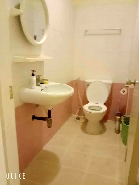  ขายอาคารพาณิชย์ 4ชั้น ไม่รวมดาดฟ้า สร้างเต็ม อยู่ใจกลางสำเพ็ง    หน้ากว้าง 4 เมตร ลึก 14เมตร ทำเลค้าขาย เหมาะทำออฟฟิศ  เนื้อที่14 ตรว ร้านค้า โกดัง ที่เก็บของ ราคาขายต่ำกว่าราคาประเมิน