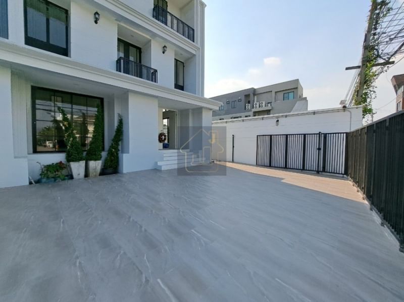 MBH47 ขายโฮมออฟฟิศ หมู่บ้าน ธนาคารกรุงเทพ เฉลิมพระเกียรติ ร.9 ซอย 9