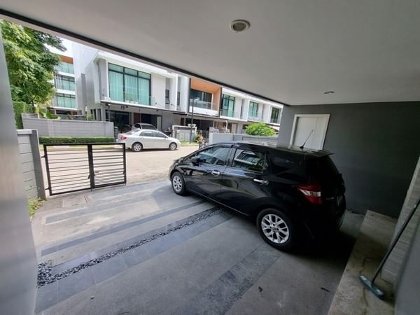 MBH33 ขายทาวน์โฮม หมู่บ้าน เนอวานา ดีฟายน์ ศรีนครินทร์-พระราม 9