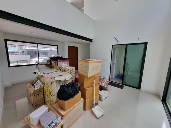 MBH33 ขายทาวน์โฮม หมู่บ้าน เนอวานา ดีฟายน์ ศรีนครินทร์-พระราม 9