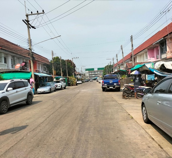 ขายบ้าน 2 ชั้น หมู่บ้านจุฑาภัทร ย่านวัดบ่อทอง ตำบลคูขวาง อำเภอลาดหลุมแก้ว จังหวัดปทุมธานี