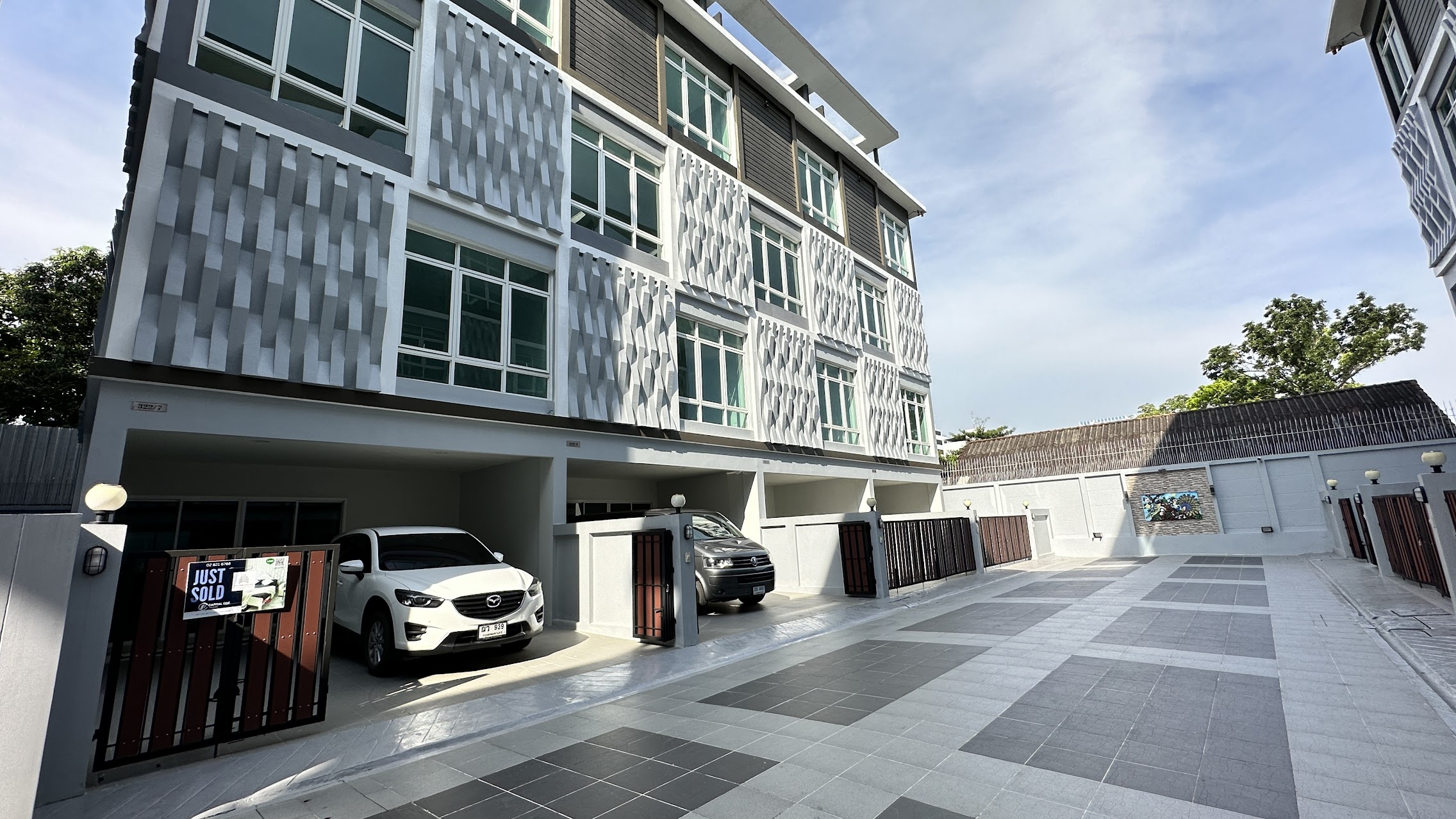 โครงการโฮมออฟฟิศสุดหรูHallmark สุขุมวิท 64 จังหวัด กรุงเทพมหานคร