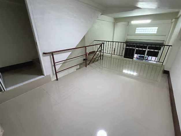 ขายอาคารพาณิชย์ 3ชั้น ครึ่ง พร้อมผู้เช่า  เหมาะกับการอยู่อาศัยและประกอบธุรกิจ สมุทรสาคร