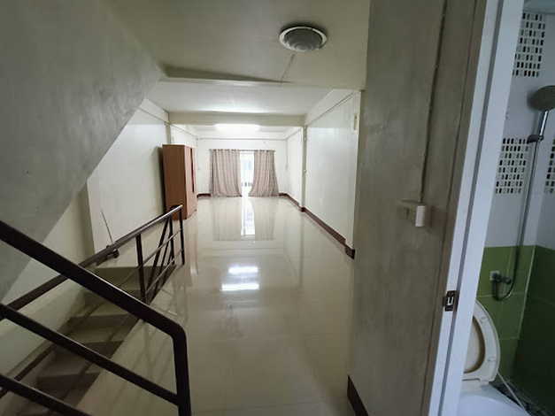 ขายอาคารพาณิชย์ 3ชั้น ครึ่ง พร้อมผู้เช่า  เหมาะกับการอยู่อาศัยและประกอบธุรกิจ สมุทรสาคร