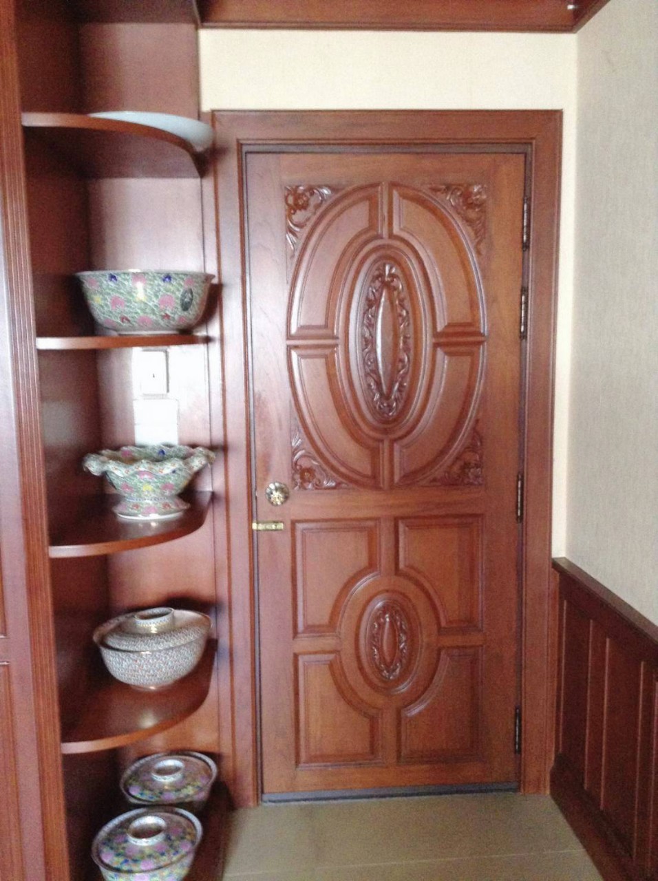 ขายอาคารพาณิชย์ ตลาดบางใหญ่ ซอย5/5 5 ชั้นครึ่ง ตกเเต่งทุกชั้น