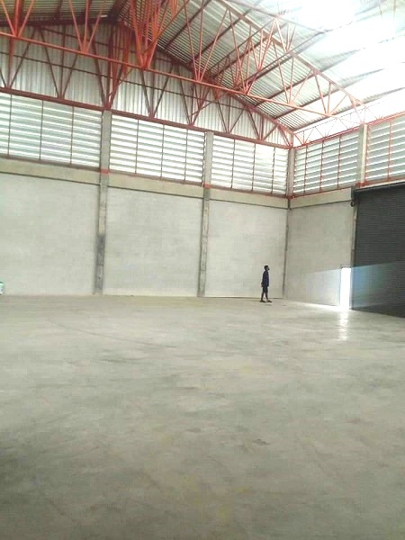 ให้เช่าโกดังมีนบุรี ขนาด  425 ตรม และอีกหลายขนาด  ห่างตลาดมีนบุรีเพียง 5 กม รับน้ำหนักได้ 3 ตัน ต่อ ตรม  