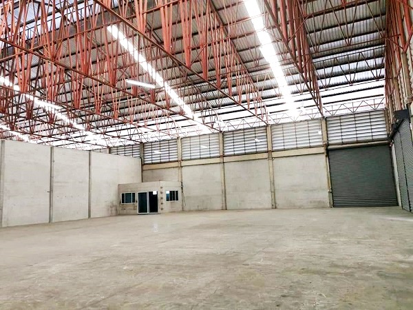 ให้เช่าโกดังมีนบุรี ขนาด  425 ตรม และอีกหลายขนาด  ห่างตลาดมีนบุรีเพียง 5 กม รับน้ำหนักได้ 3 ตัน ต่อ ตรม  