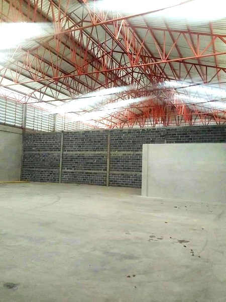 ให้เช่าโกดังมีนบุรี ขนาด  425 ตรม และอีกหลายขนาด  ห่างตลาดมีนบุรีเพียง 5 กม รับน้ำหนักได้ 3 ตัน ต่อ ตรม  